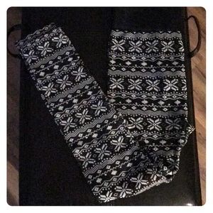 Motherhood Maternity Leggings